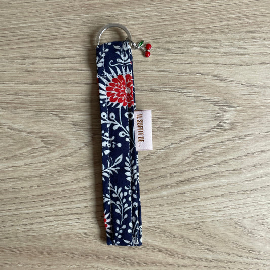 Porte-clé en tissus avec breloque - Coton  marine avec motifs blanc et rouge