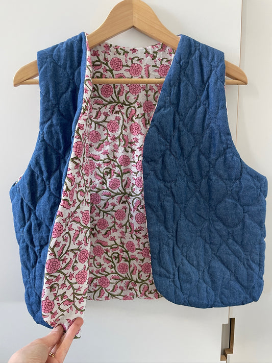 Gilet sans manche réversible matelassé jean et intérieur tissu indien rose (en stock)